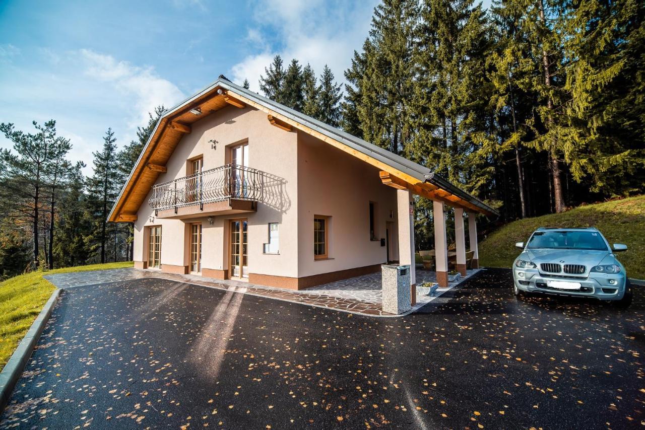 Holiday Home With Hot Tub And Sauna Sabina Rovte Exterior photo