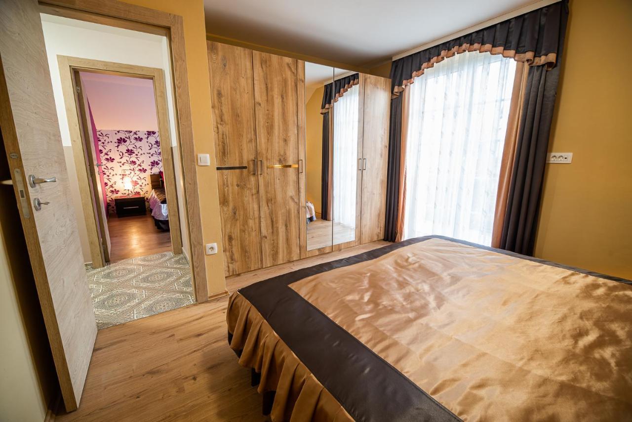 Holiday Home With Hot Tub And Sauna Sabina Rovte Exterior photo
