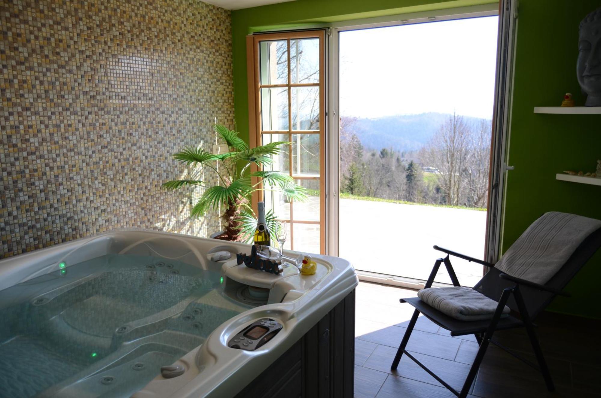 Holiday Home With Hot Tub And Sauna Sabina Rovte Exterior photo